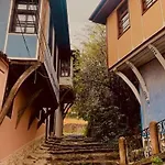 Βίλα Slona, Heritage In Old Town