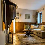 Βίλα Slona, Heritage In Old Town *