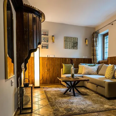 Vila Slona, Heritage In Old Town *