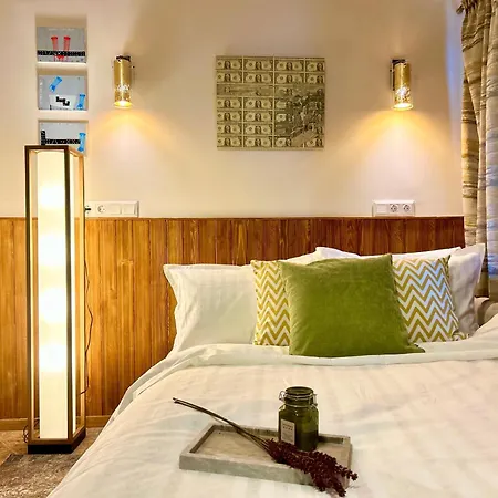 Slona, Heritage In Old Town