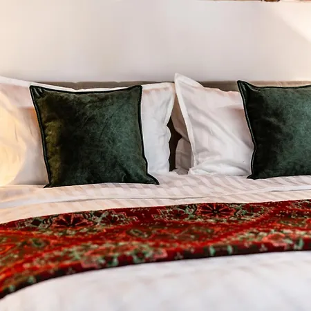 Slona, Heritage In Old Town Vila